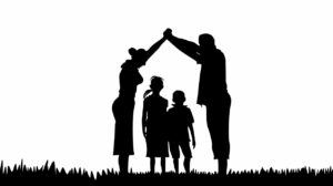 Silhoutte of a family outside- Image by Waldryano from Pixabay